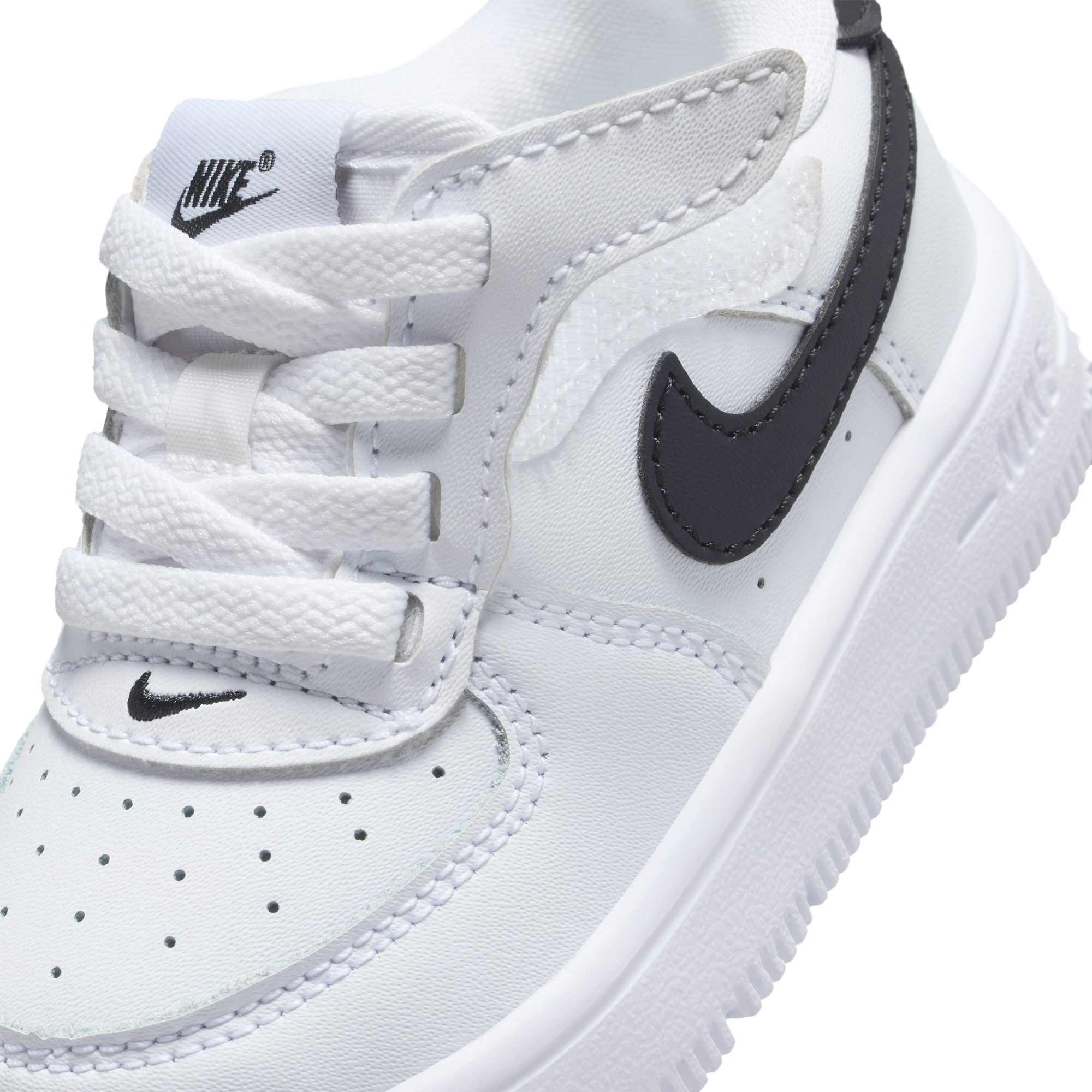 Nike Air Force 1 童款 - White/Black - Image 7