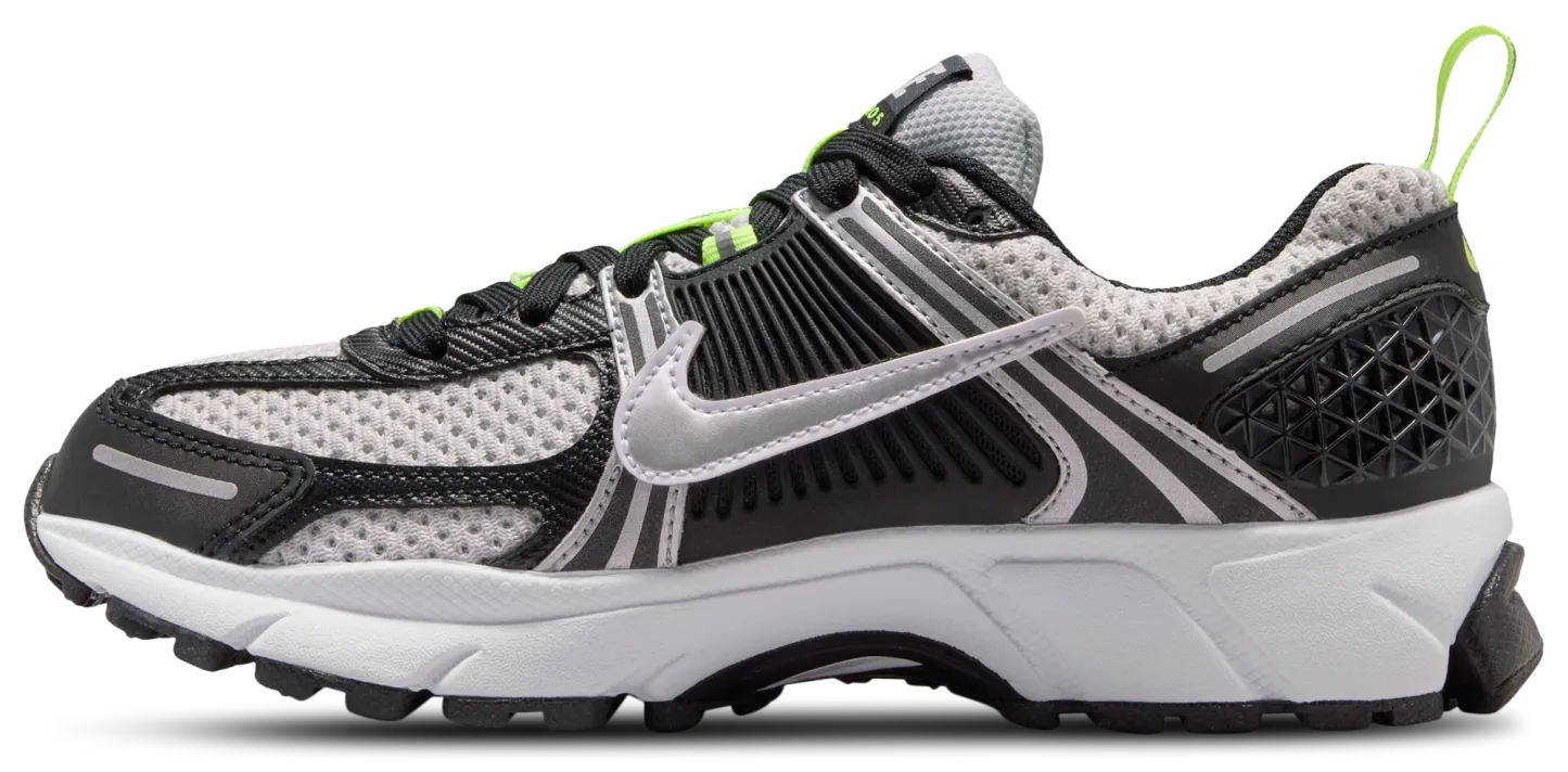 Nike Vomero 5 童款 - Black/Metallic Silver/Photon Dust - Image 2