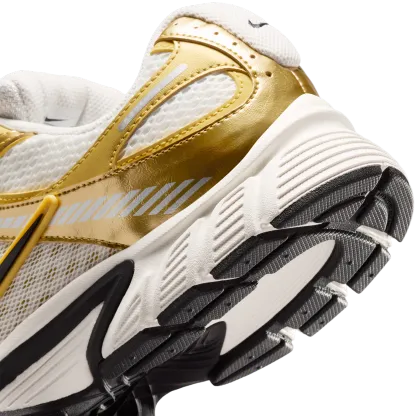 Nike V5 RNR - Sail/Black/Buff Gold - Image 8