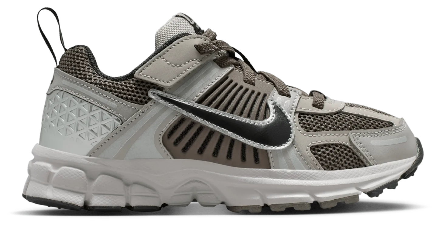 Nike Vomero 5 童款 - College Grey/Black/Cave Stone - Image 1