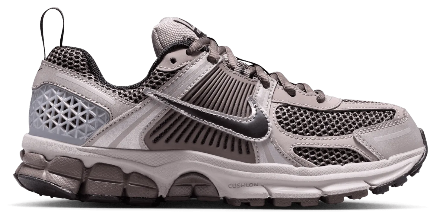 Nike Vomero 5 童款 - Grey/Black/Silver - Image 1