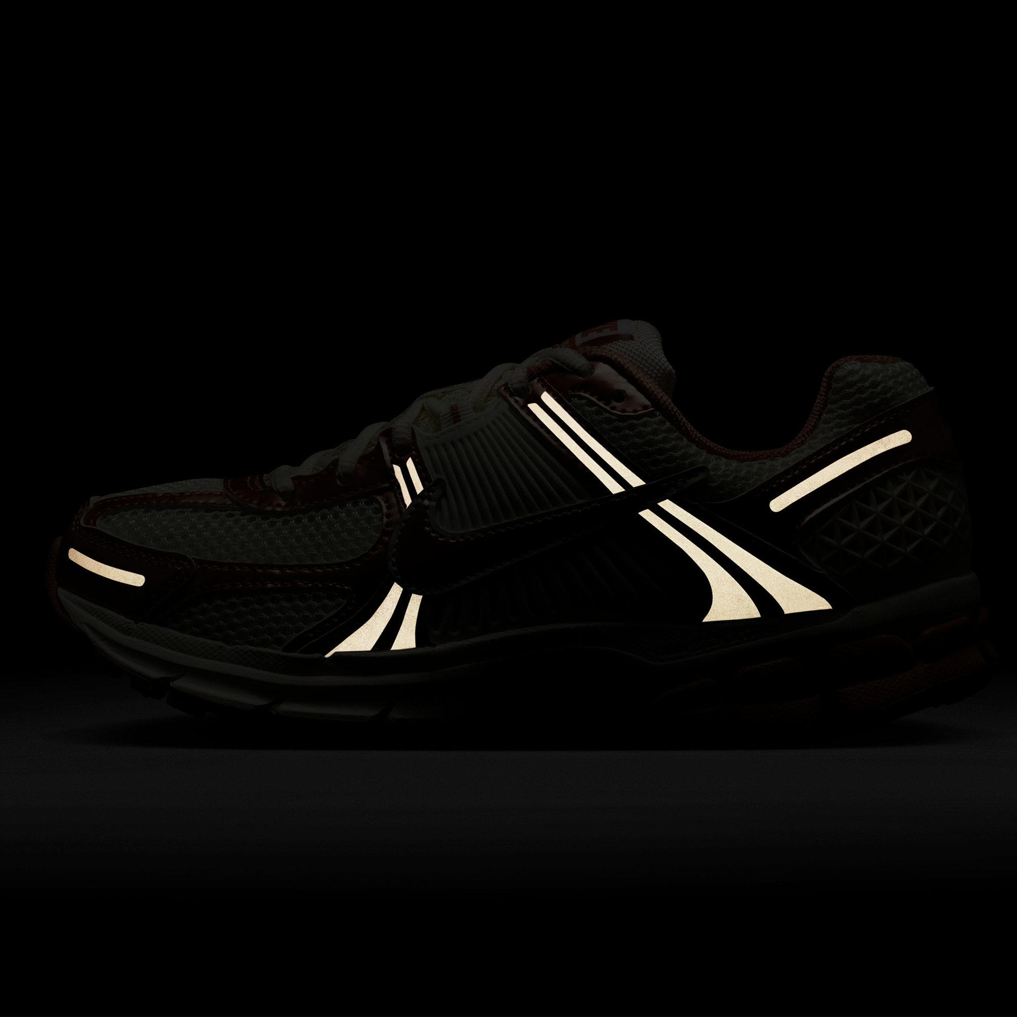 Nike Zoom Vomero 5 NA36 - Tan/Gold - Image 6