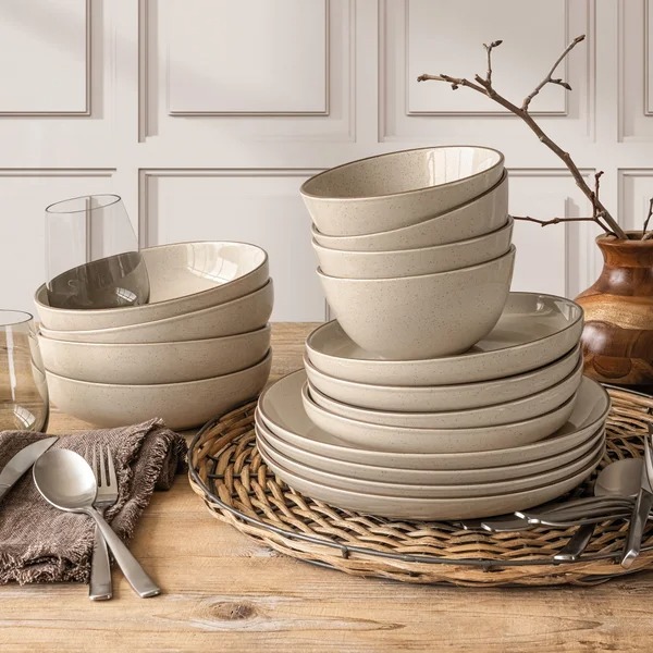 over&bthtack Options 16-piece Dinnerware Set