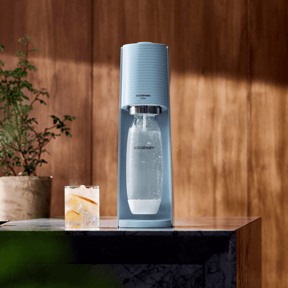 SodaStream FIZZI Sparkling Water Maker, 60L CO2 cylinder and 1L plastic bottle included, Black, Soda Maker