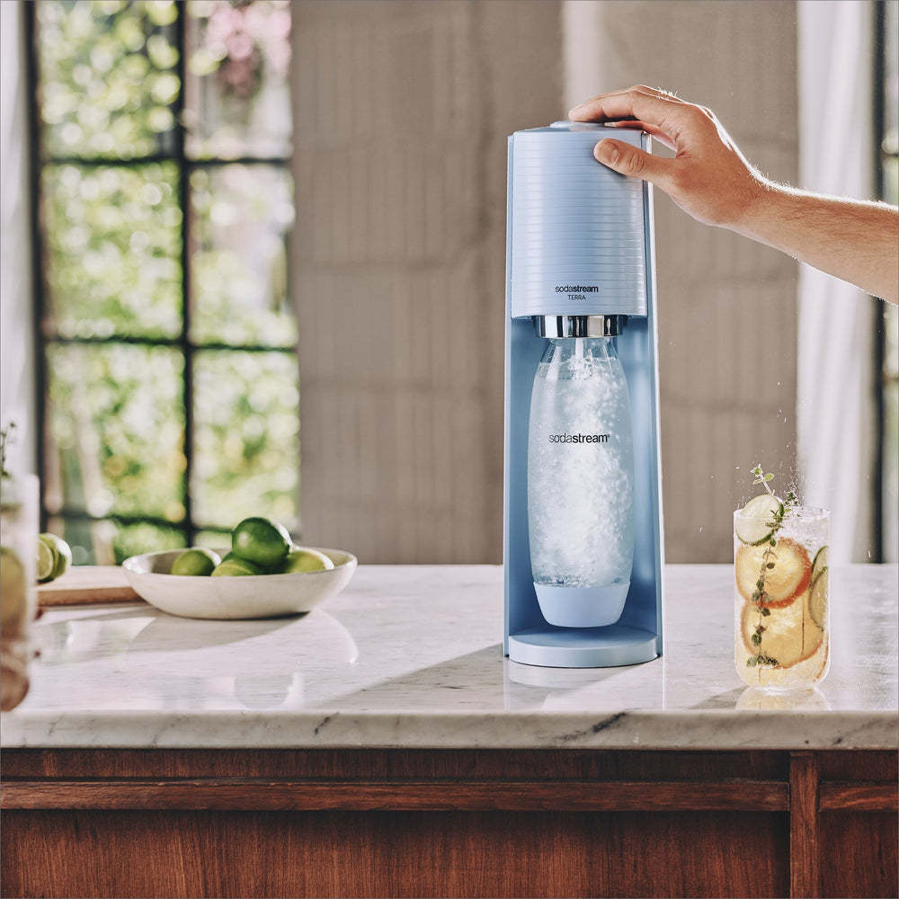 SodaStream FIZZI Sparkling Water Maker, 60L CO2 cylinder and 1L plastic bottle included, Black, Soda Maker