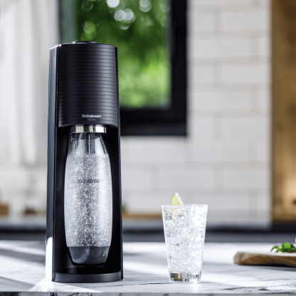 SodaStream FIZZI Sparkling Water Maker, 60L CO2 cylinder and 1L plastic bottle included, Black, Soda Maker