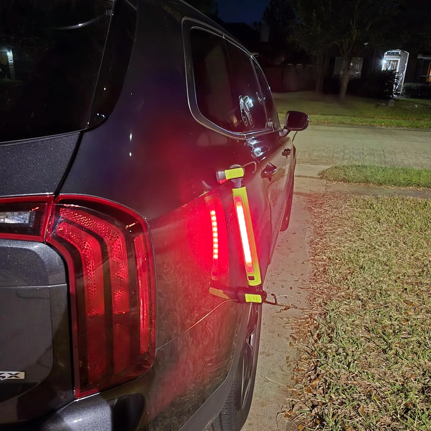 Verified purchase photo for the ML6 rechargeable magnetic work light (celeste 02)