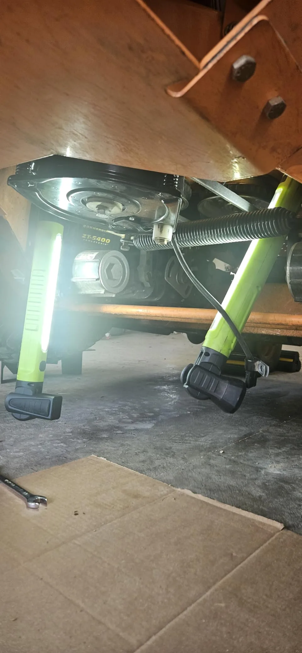 Verified purchase photo for the ML6 rechargeable magnetic work light (jpj 01)