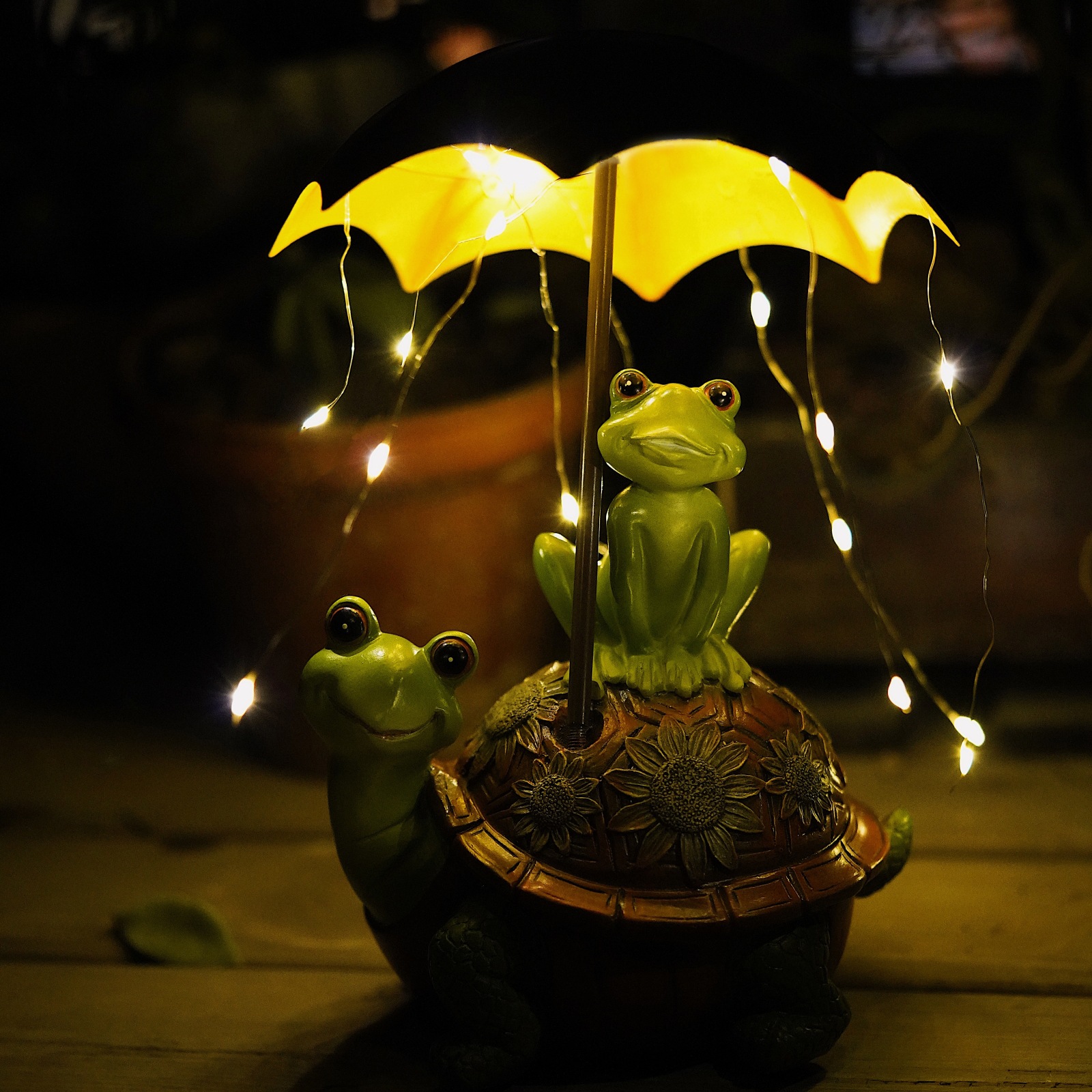 Solar Frog Riding Turtle Garden Outdoor Decor Statue