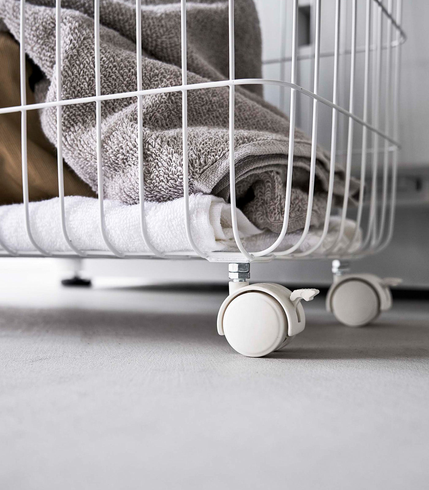 varobay Rolling Wire Basket (14.8" H) - Steel