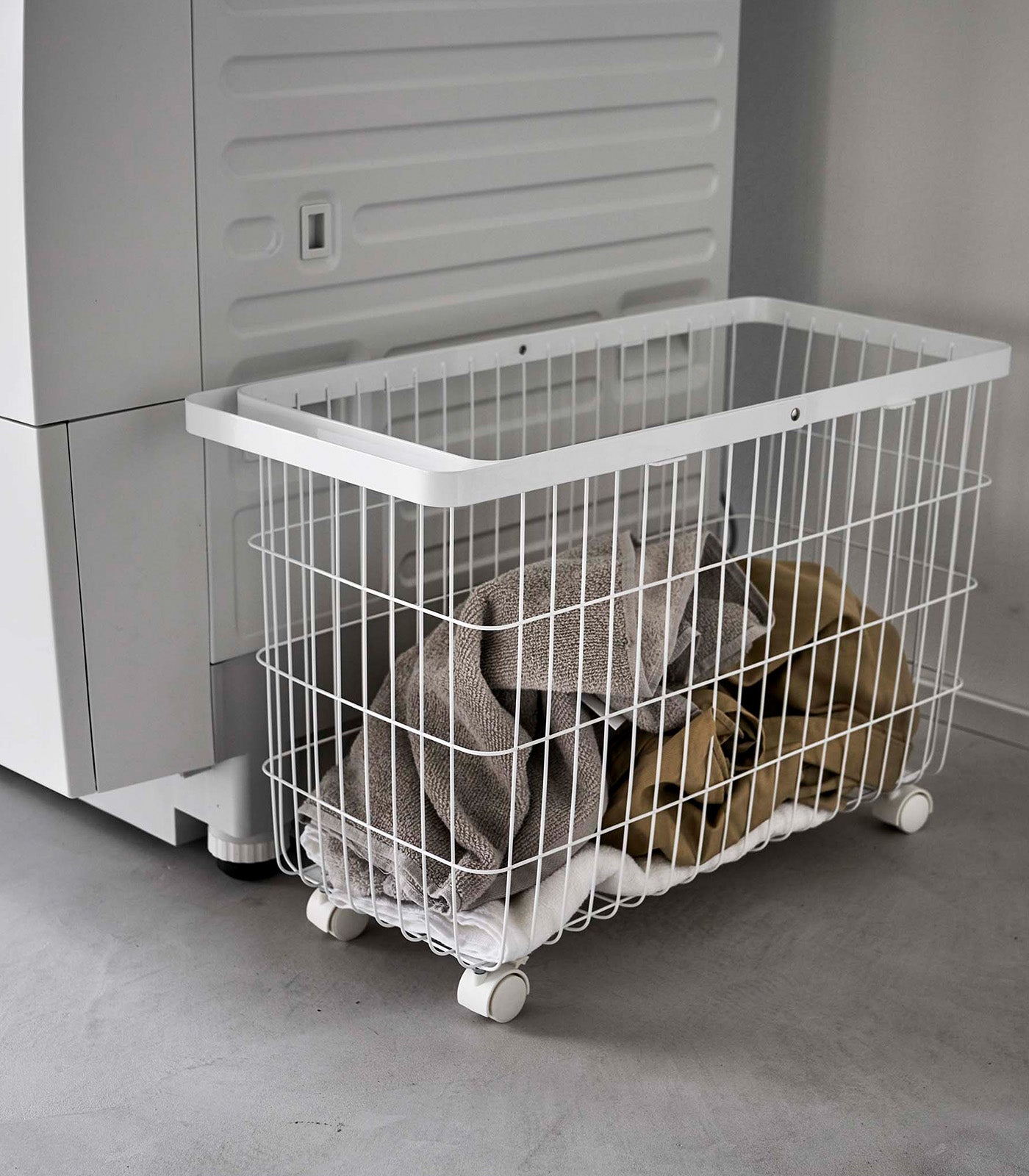 varobay Rolling Wire Basket (14.8" H) - Steel