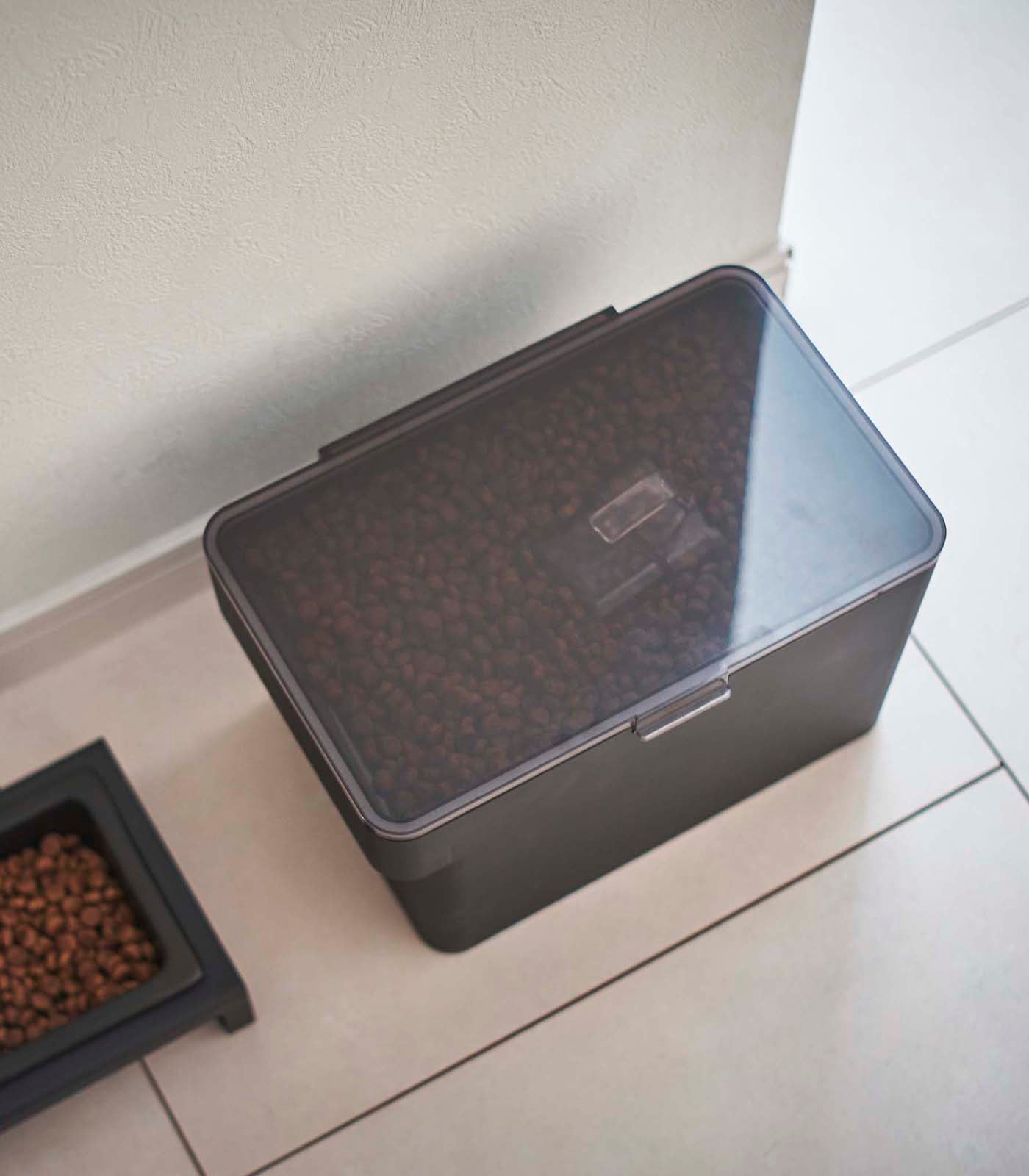 velapick Airtight Pet Food Container - Two Sizes