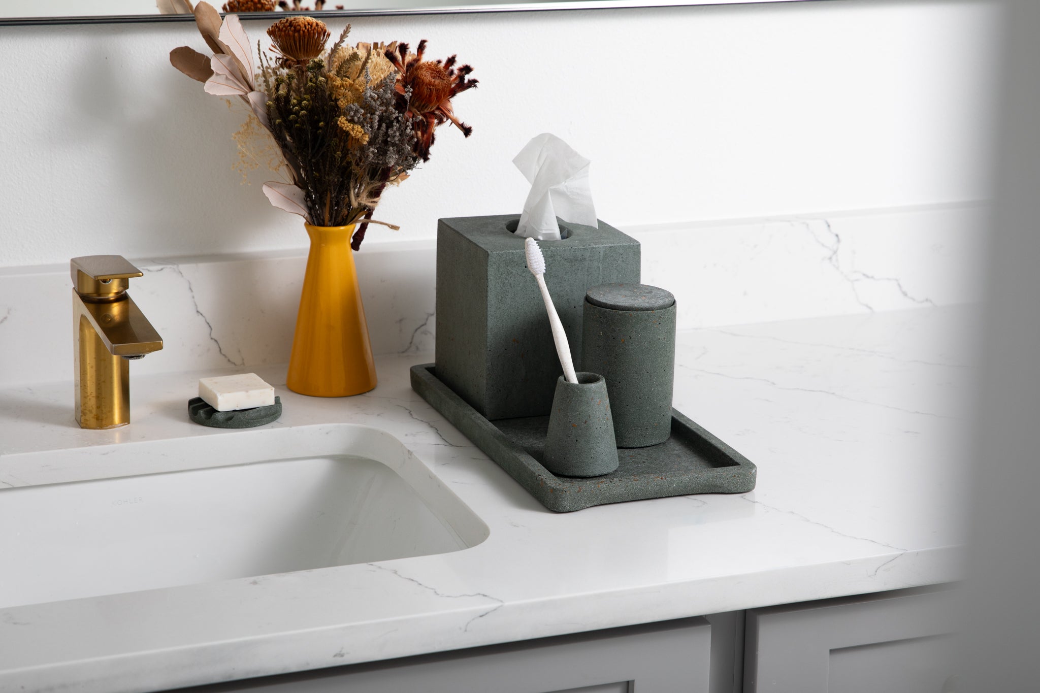 rilnora Decorative Tray | Dark Green Terrazzo