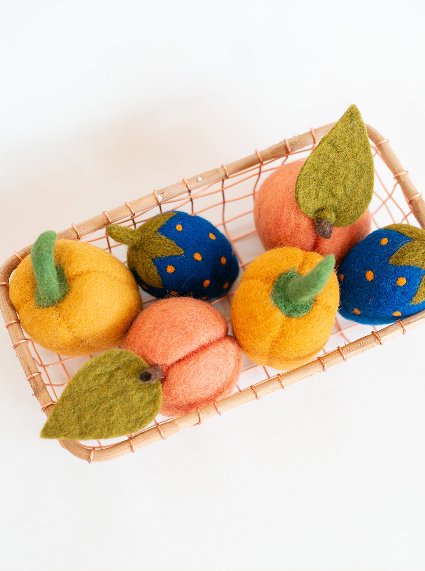 rilocove PEACH WOOL DOG & CAT TOY