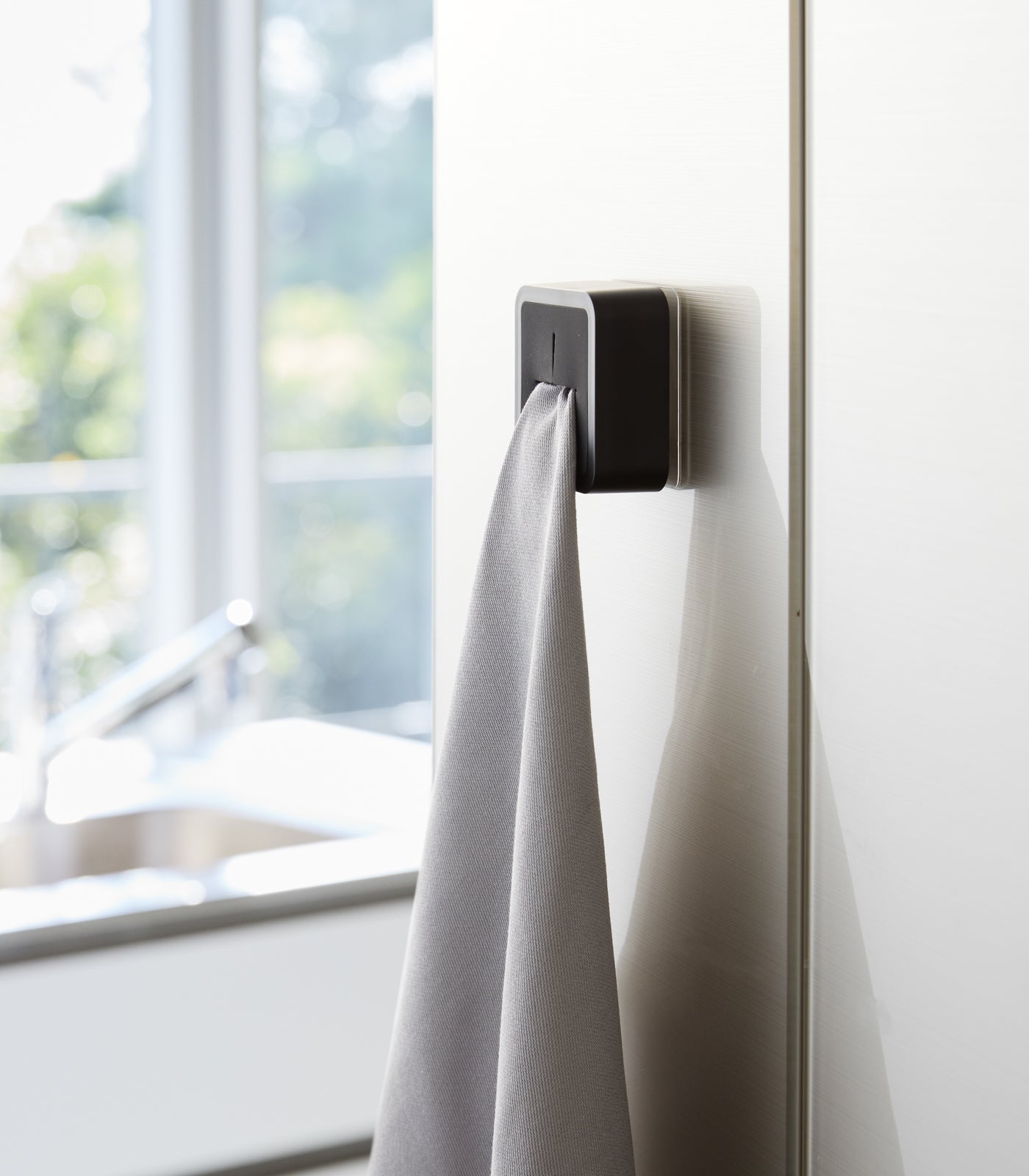 vanafind Traceless Adhesive Kitchen Towel Holder