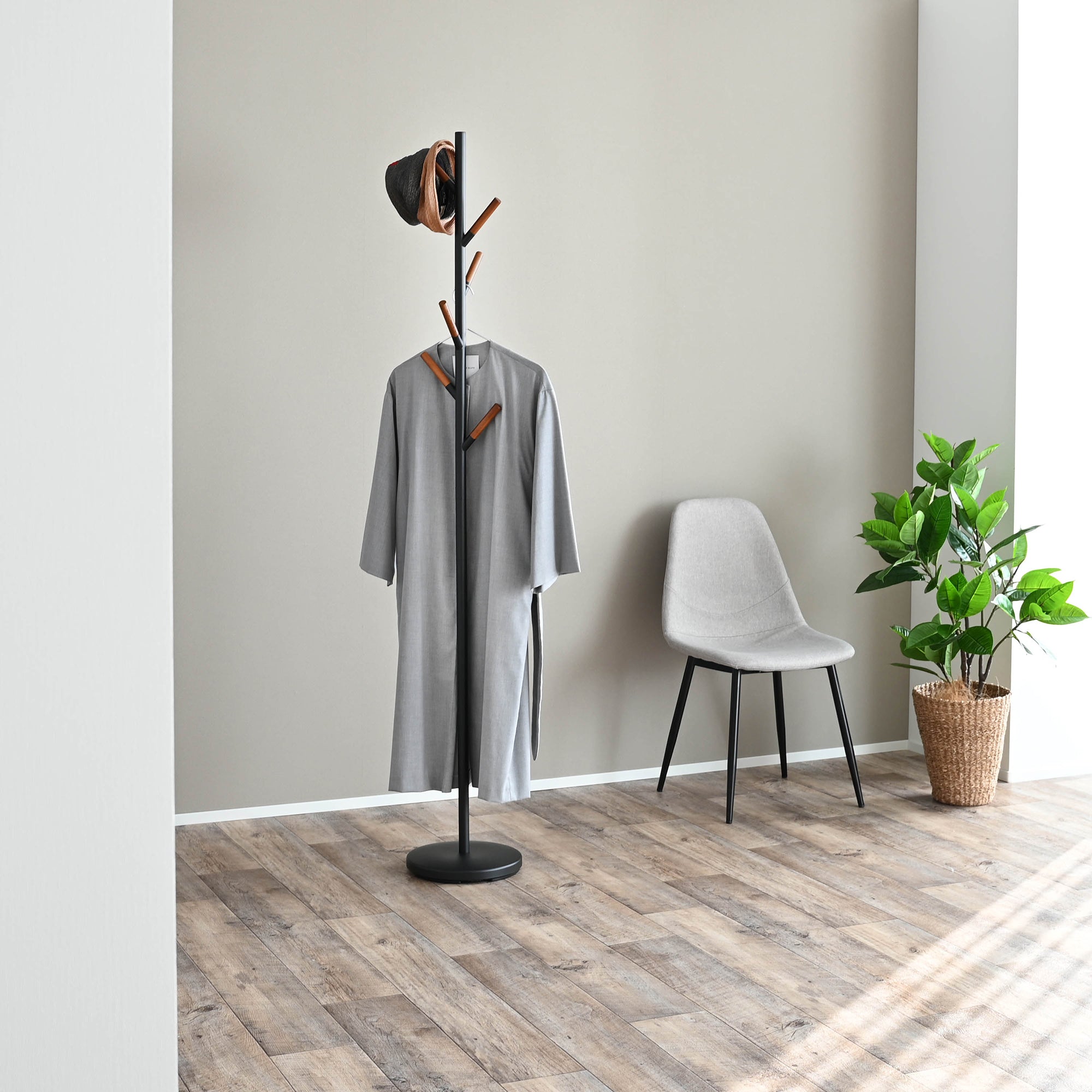 voronest Coat Rack (70" H) - Steel
