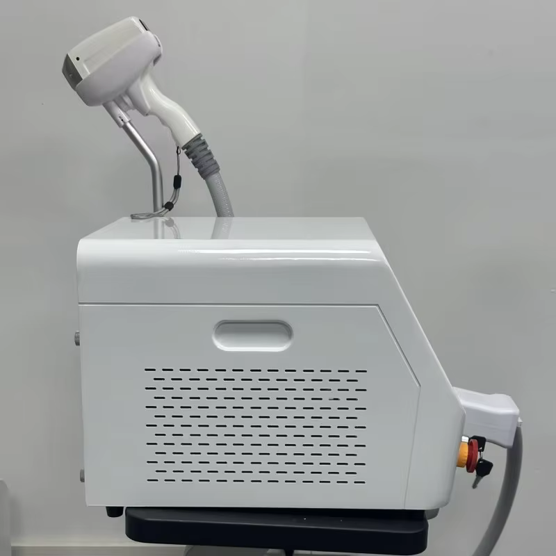 Máquina de depilação a laser de diodo de 3 comprimentos de onda/808nm 755 808 1064nm com resfriamento TEC