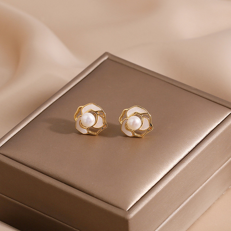 Rose White Mother-of-Pearl Earrings