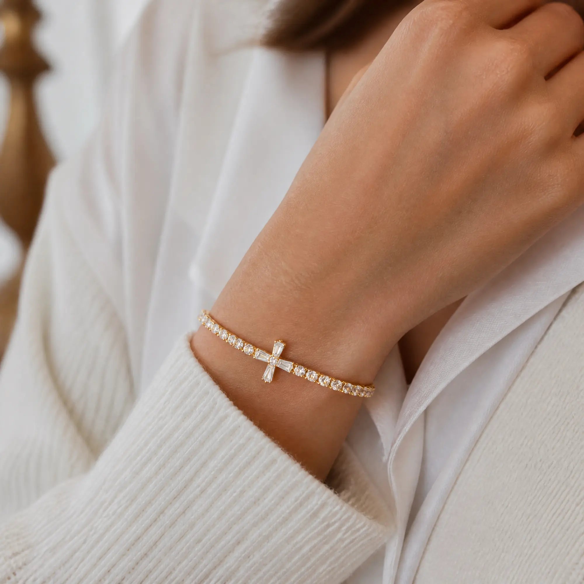 Sparkling Cross Bracelet