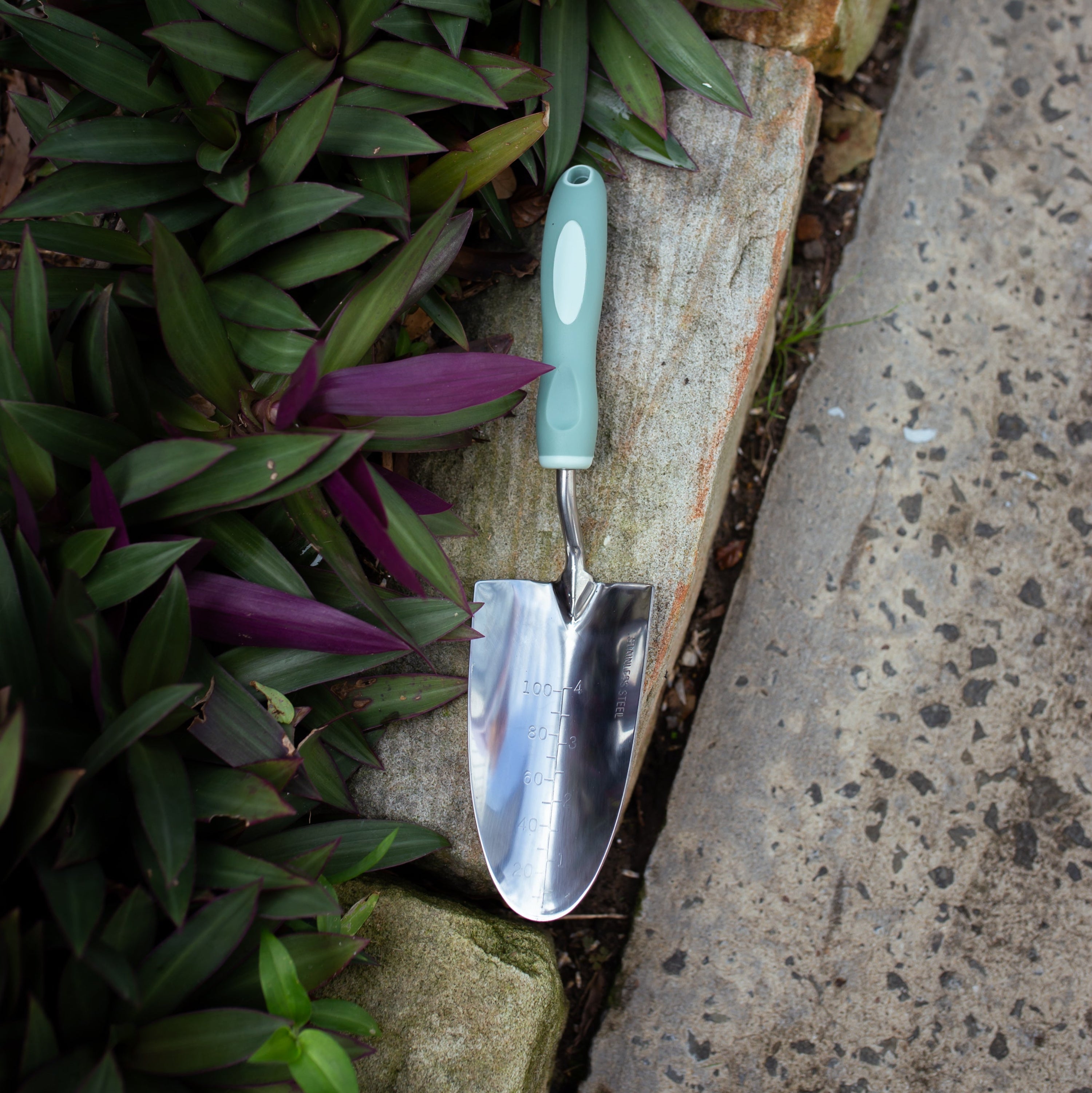 73 Dartmouth Road Garden Trowel - View 3