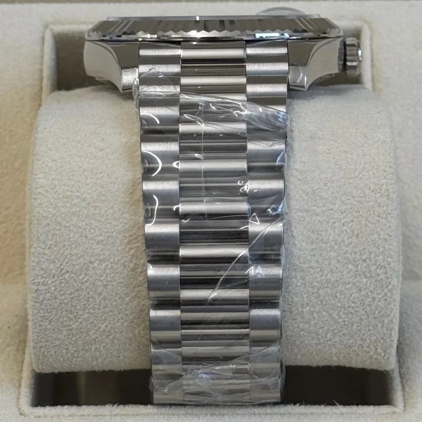 Rolex Day-Date President 40 mm Platin-Zifferblatt mit Meteoriten- und Diamant-Baguette-Verzierung - 228236