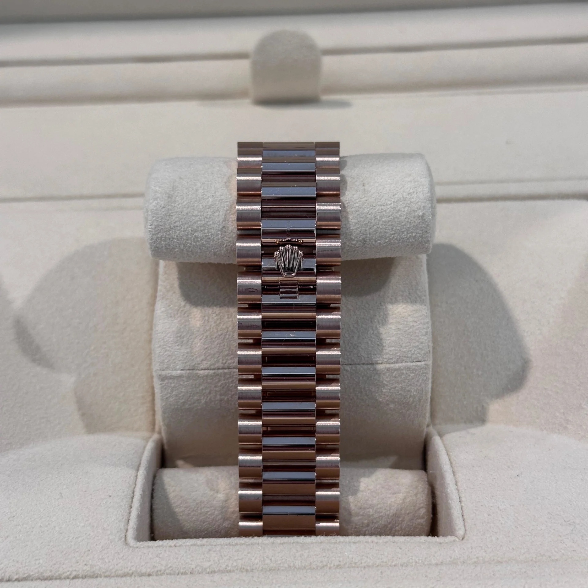 Rolex Day-Date 40 mm, diamantbesetztes Zifferblatt, Ref. 228345rbr-0002