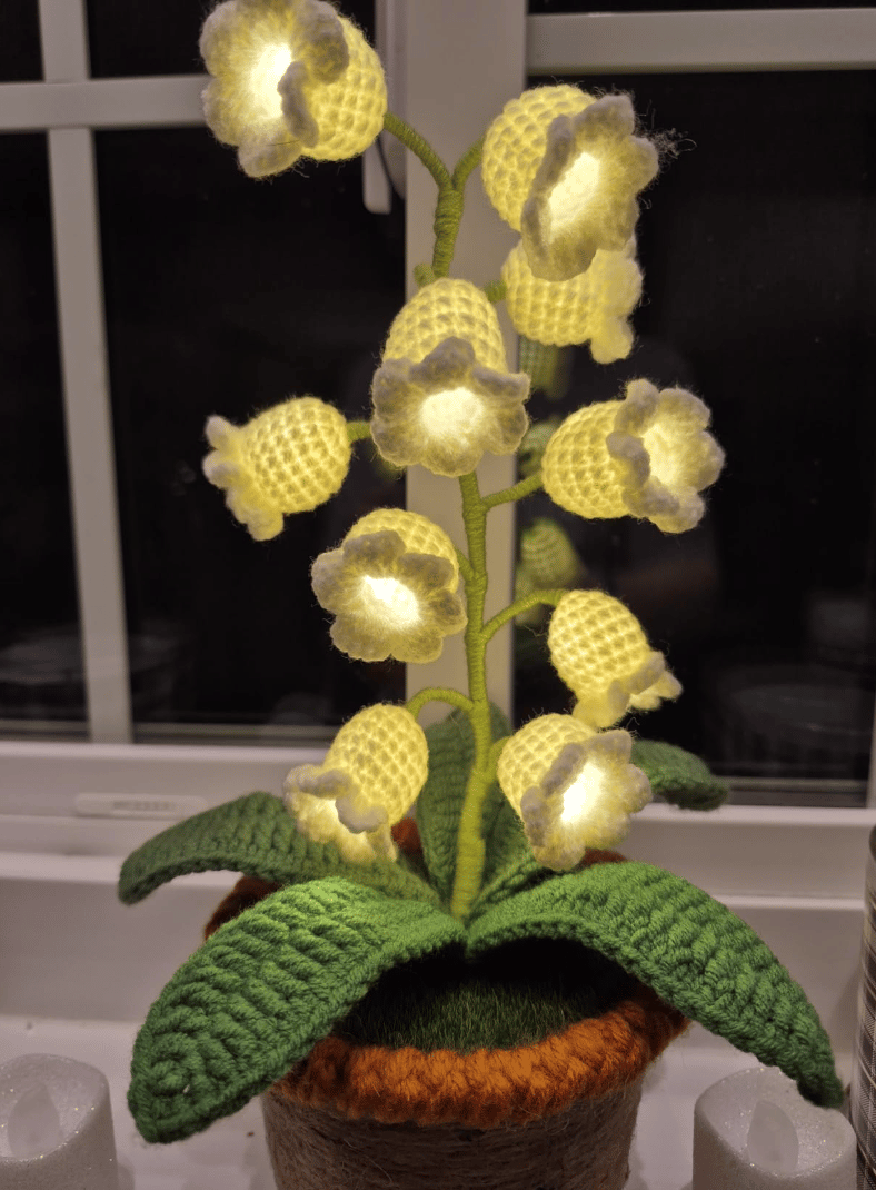 Knitted Bellflower Potted Light – Dreamy Aesthetic Room Decor