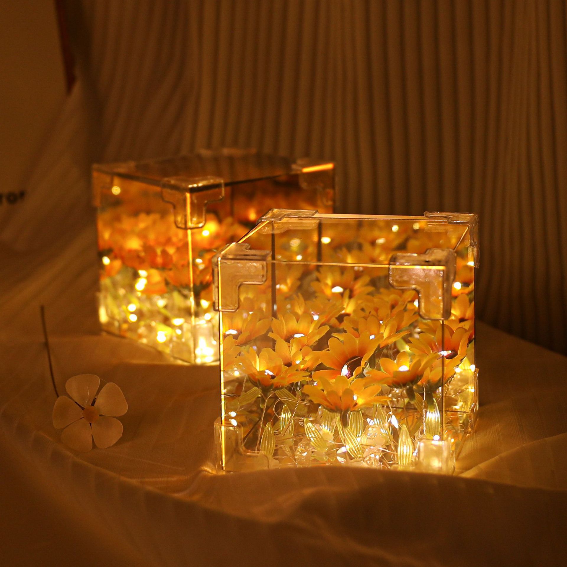 DIY Sunflower Cube Mirror Night Light, Infinite Sea of Flowers Desk Lamp