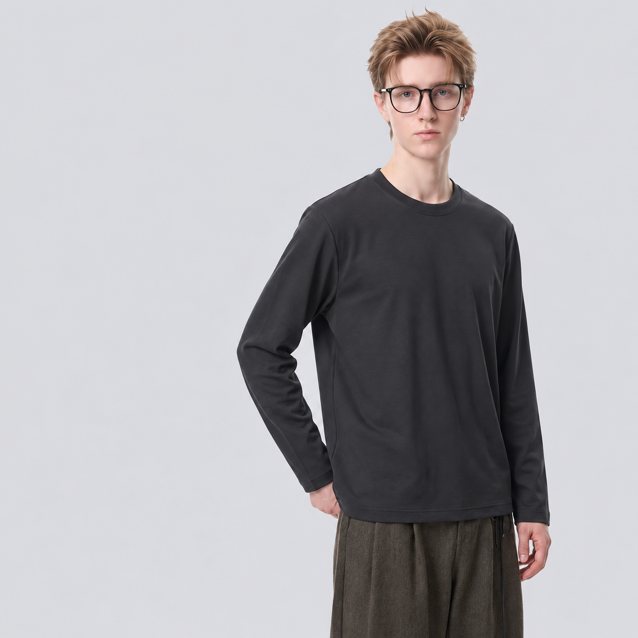 Men's Relaxed Crew-Neck Long-Sleeve T-Shirt; supplier advertising cleaned with AI assistance.