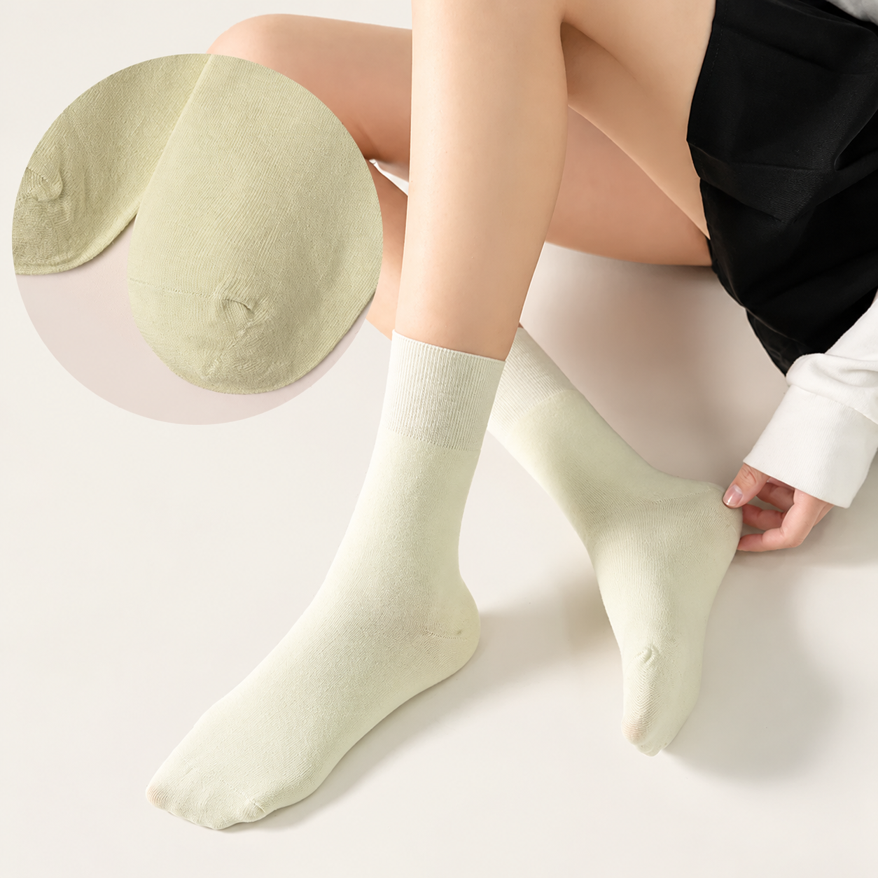 Women's Everyday Ribbed Crew Socks; supplier advertising cleaned with AI assistance.