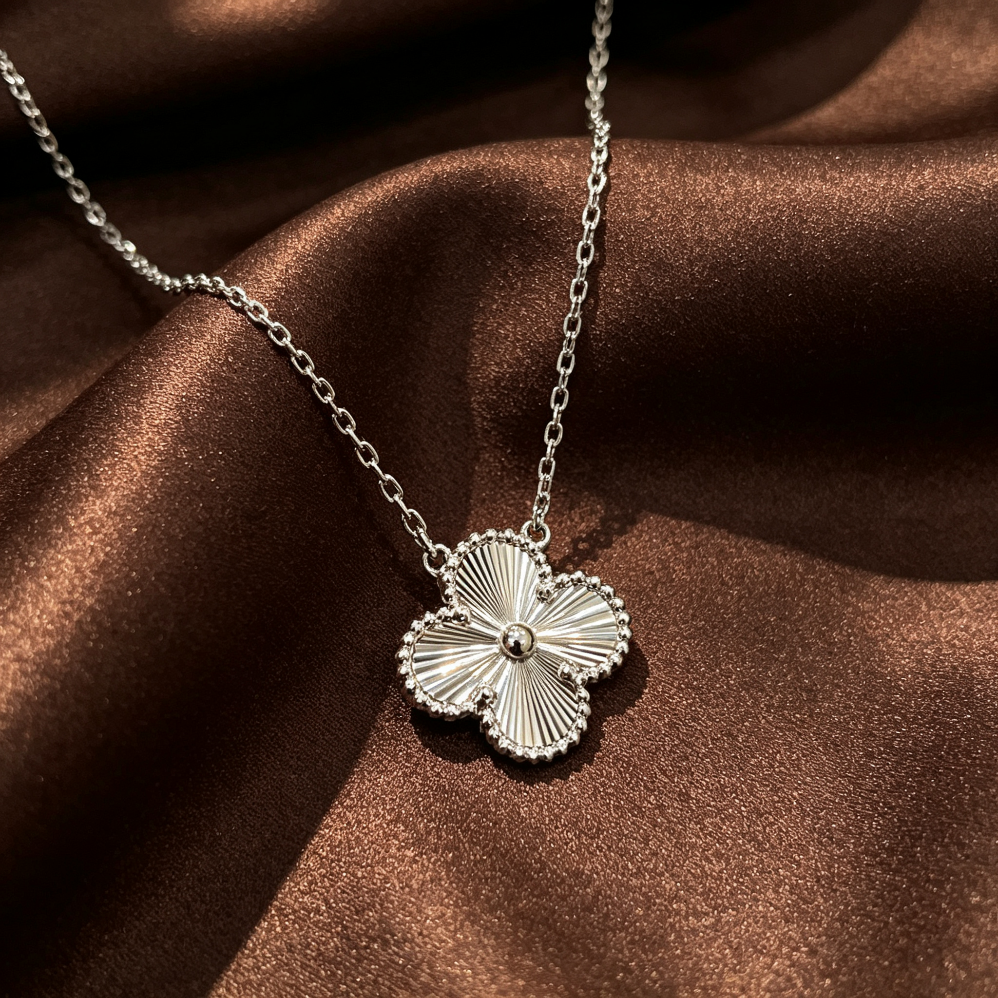 vc necklace, one clover