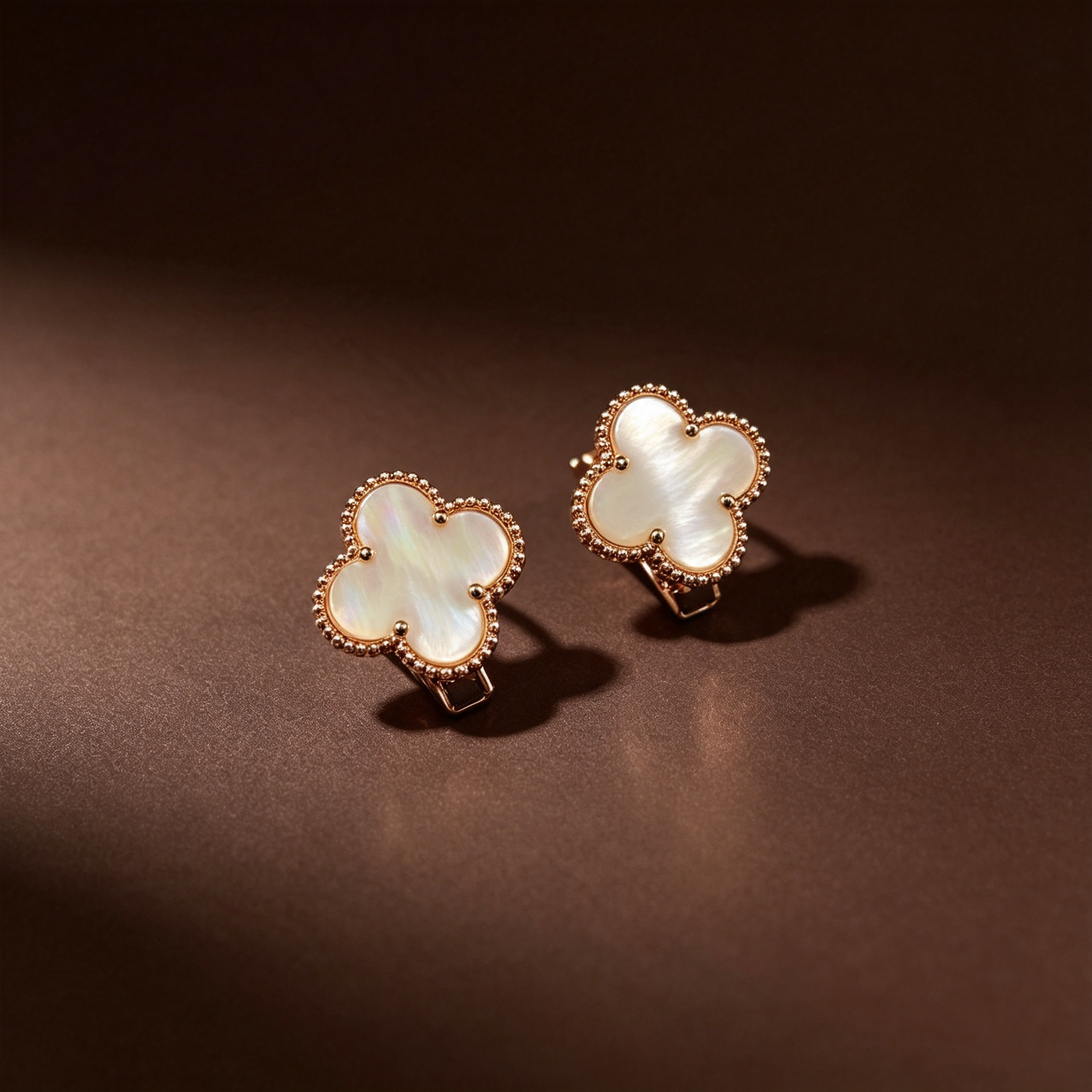 vc earring, one clover，clip-on, regular size