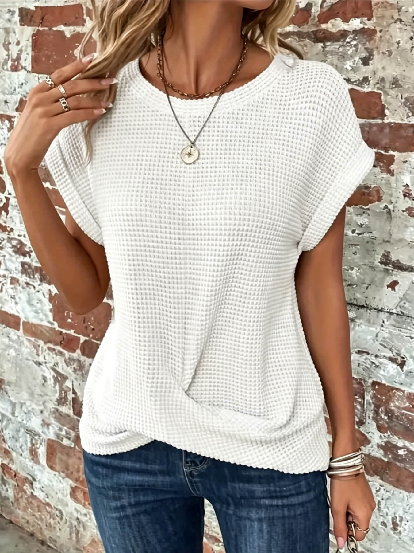 Women's Fashionable Casual Minimalist Loose Round Neck Short Sleeve Top, Rolled Sleeves & Twisted Design, Summer Top, Suitable for Commuting, Camping, Travel & Daily Wear Women's Fashionable Casual Minimalist Loose Round Neck Short Sleeve Top, Rolled Sleeves & Twisted Design, Summer Top, Suitable for Commuting, Camping, Travel & Daily Wear