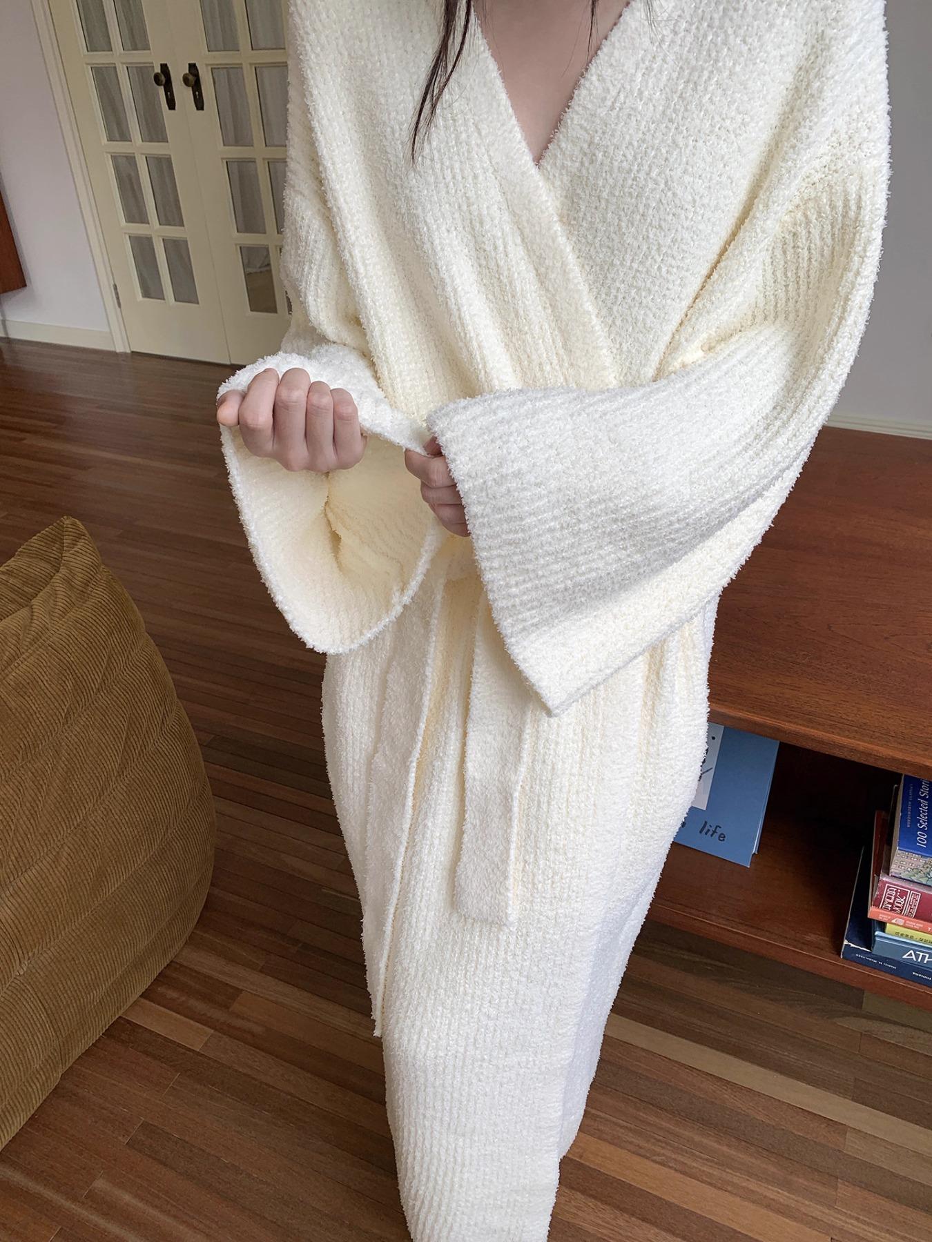 [COZY Soft Plush Feel] Women's Double-Sided Fleece Robe｜Thickened Long Plush Loungewear｜Warm Flannel Pajamas Nightwear for Fall & Winter｜Soft, Cozy, and Wearable Indoors & Outdoors