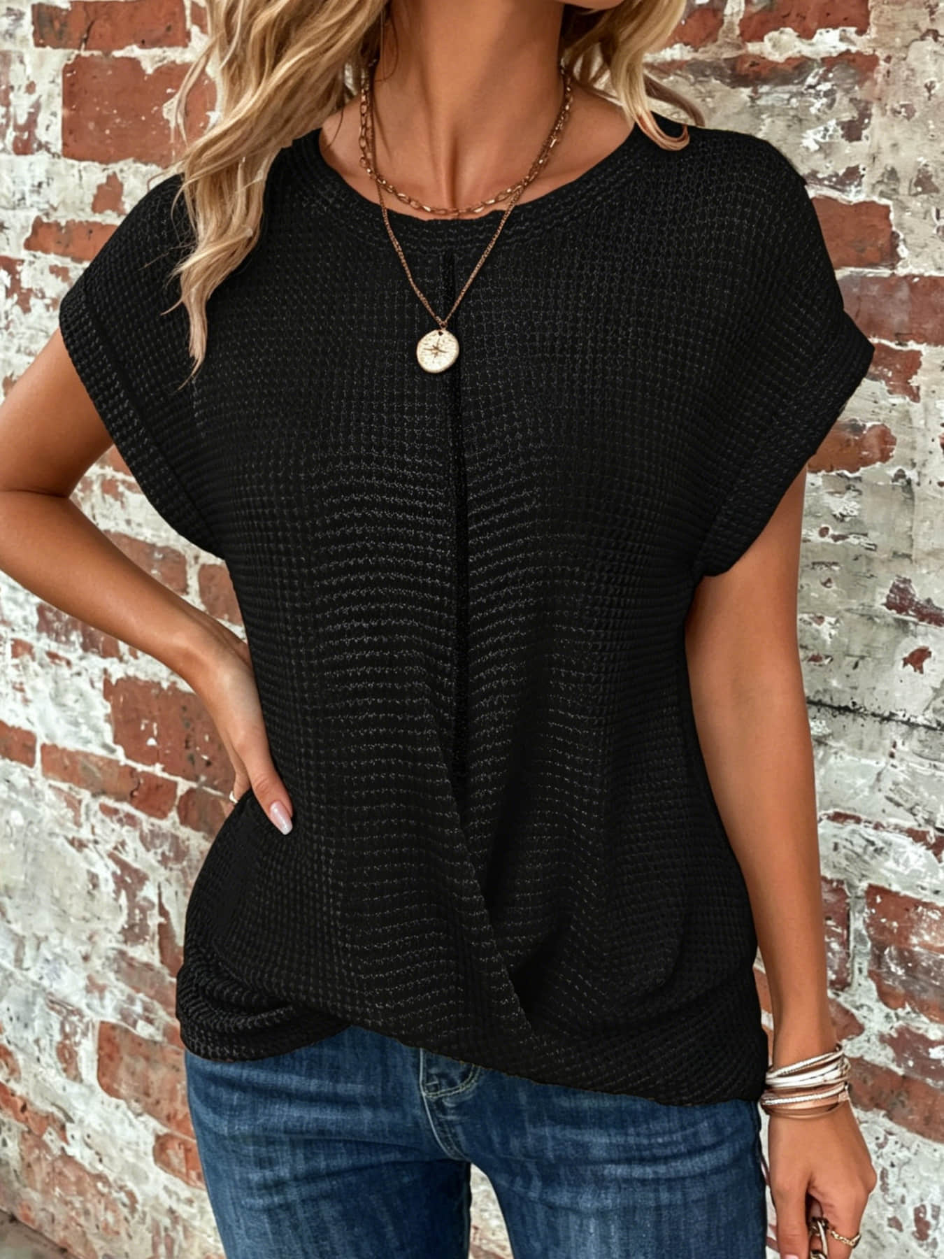 Women's Fashionable Casual Minimalist Loose Round Neck Short Sleeve Top, Rolled Sleeves & Twisted Design, Summer Top, Suitable for Commuting, Camping, Travel & Daily Wear Women's Fashionable Casual Minimalist Loose Round Neck Short Sleeve Top, Rolled Sleeves & Twisted Design, Summer Top, Suitable for Commuting, Camping, Travel & Daily Wear