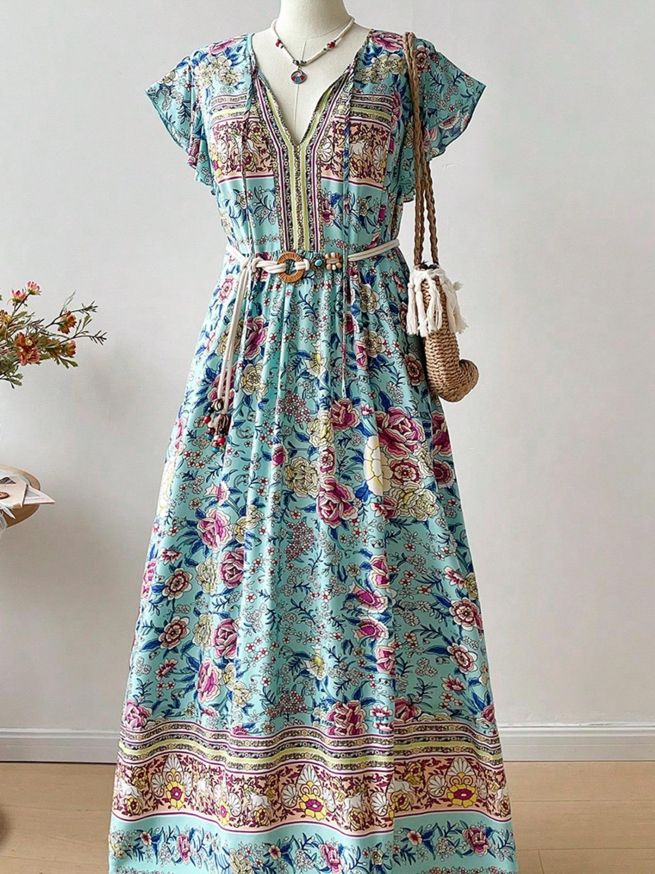 Plus Size Floral Print V-Neck Maxi Dress, Boho Fashion Casual Short Sleeve Dress for Daily Vacation Wear, Women's Clothing for All Seasons, Bohemian Sundress