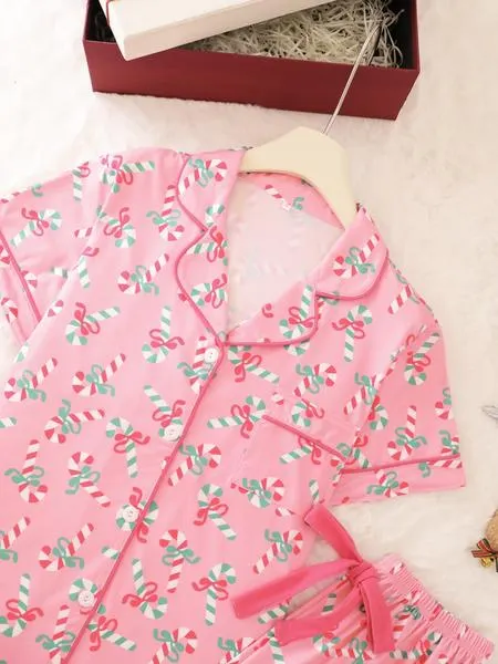 2 pieces of ladies' Christmas cane candy printed short sleeved shorts sleepwear set with buttons, collars, bows, suitable for comfortable and casual home wear in all seasons 2 pieces of ladies' Christmas cane candy printed short sleeved shorts sleepwear set with buttons, collars, bows, suitable for comfortable and casual home wear in all seasons
