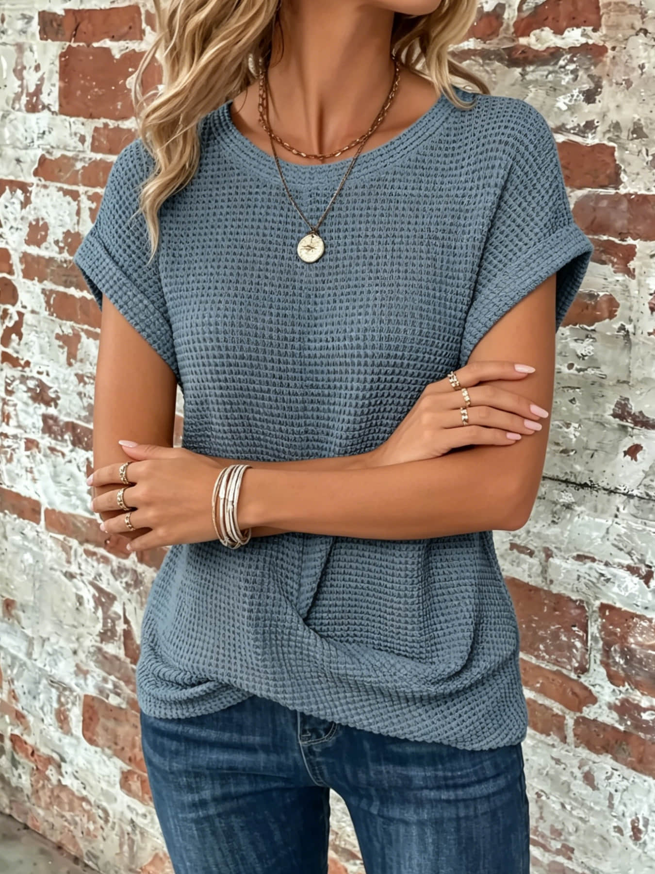 Women's Fashionable Casual Minimalist Loose Round Neck Short Sleeve Top, Rolled Sleeves & Twisted Design, Summer Top, Suitable for Commuting, Camping, Travel & Daily Wear Women's Fashionable Casual Minimalist Loose Round Neck Short Sleeve Top, Rolled Sleeves & Twisted Design, Summer Top, Suitable for Commuting, Camping, Travel & Daily Wear