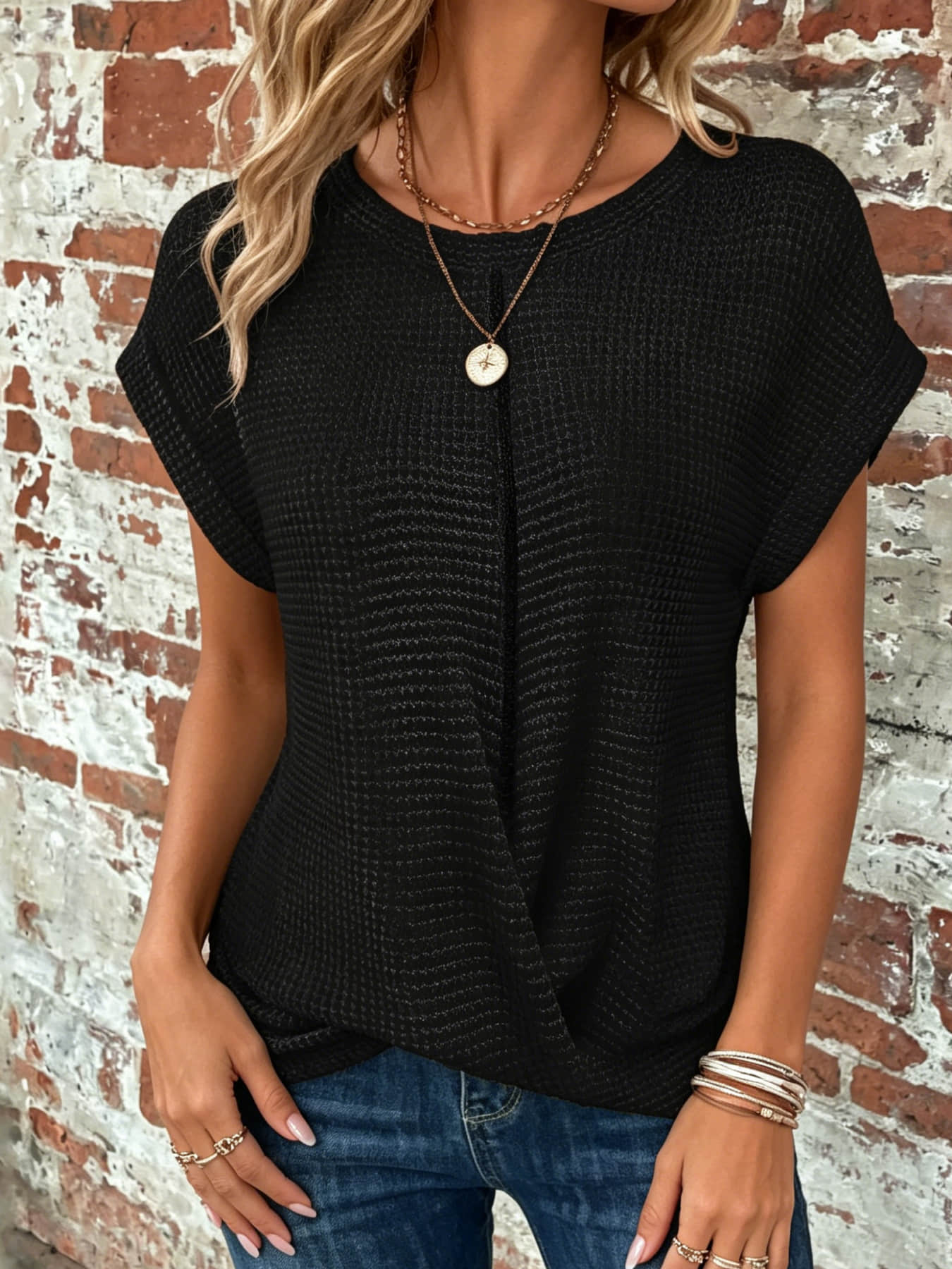 Women's Fashionable Casual Minimalist Loose Round Neck Short Sleeve Top, Rolled Sleeves & Twisted Design, Summer Top, Suitable for Commuting, Camping, Travel & Daily Wear Women's Fashionable Casual Minimalist Loose Round Neck Short Sleeve Top, Rolled Sleeves & Twisted Design, Summer Top, Suitable for Commuting, Camping, Travel & Daily Wear