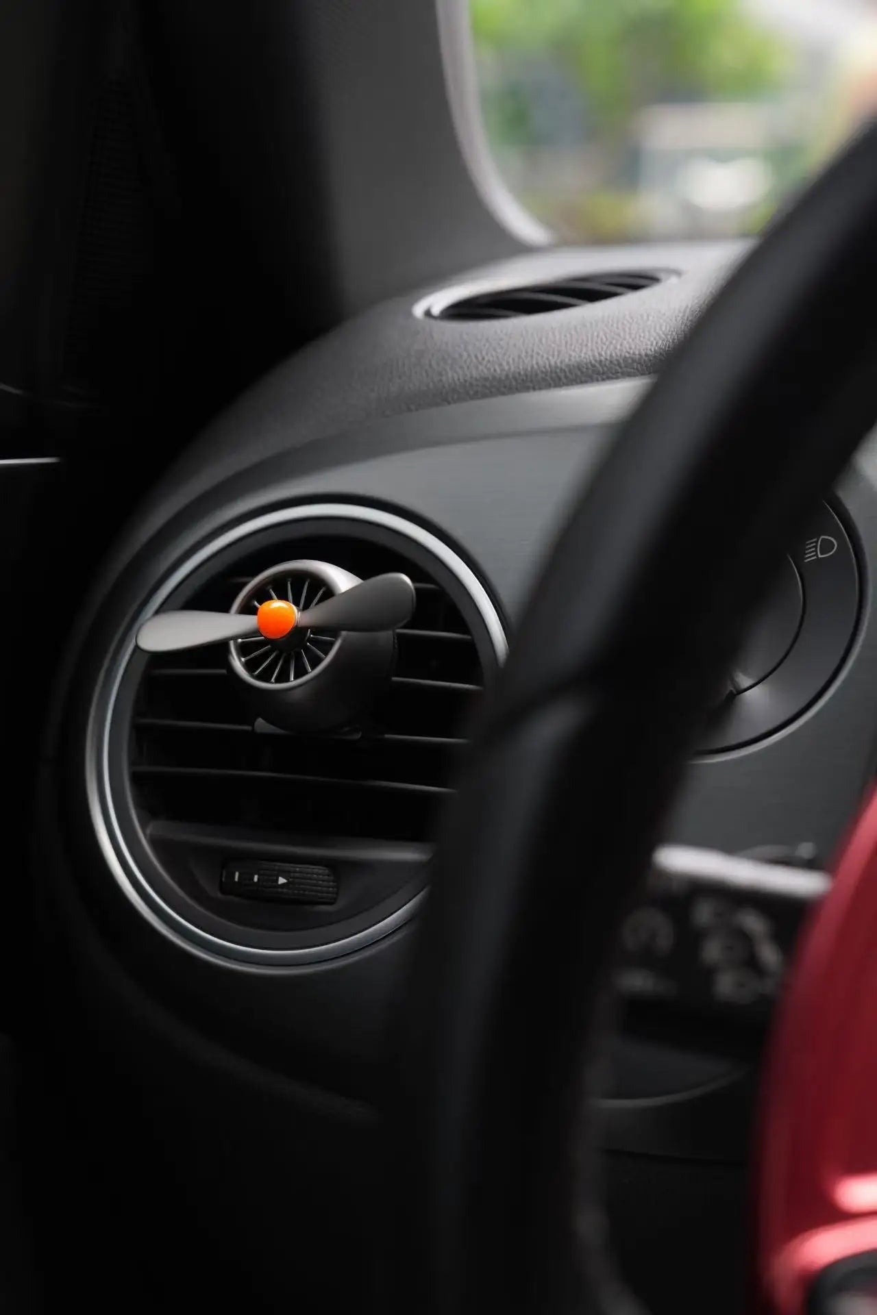 Aircraft Car Perfume Diffuser - Air Vent Clip Aromatherapy - detail view