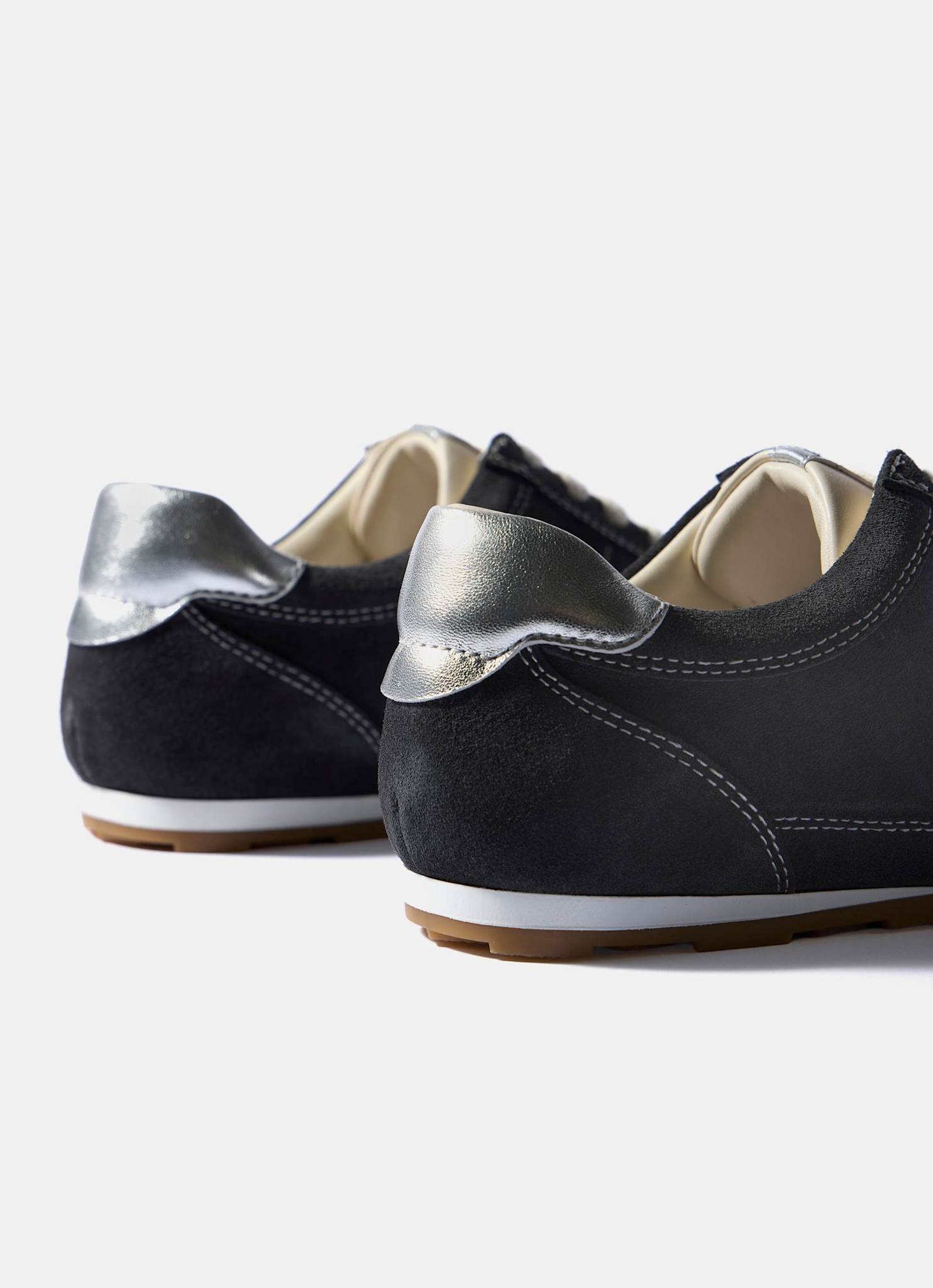 Vick Dark Grey Suede Trainers