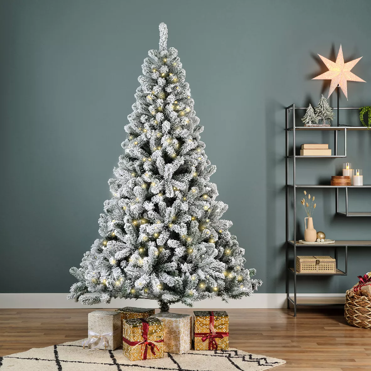 Sapin de Noël artificiel enneigé lumineux Nordmann – 180 cm, 260 LED blanc chaud