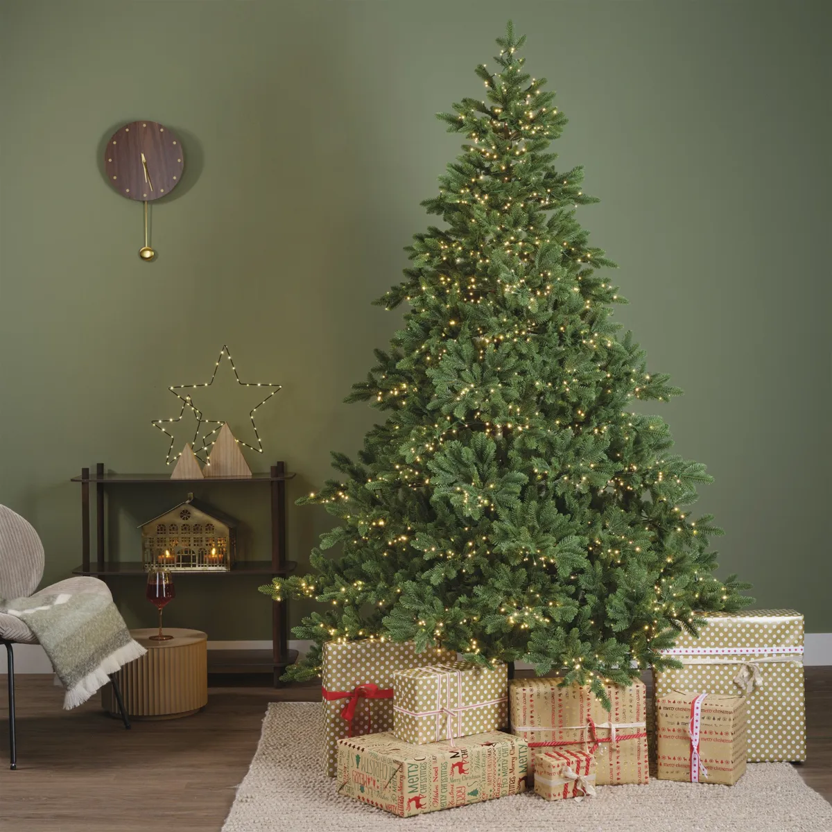 Sapin de Noël artificiel lumineux Aurora – 2 500 LED blanc chaud, vert sapin