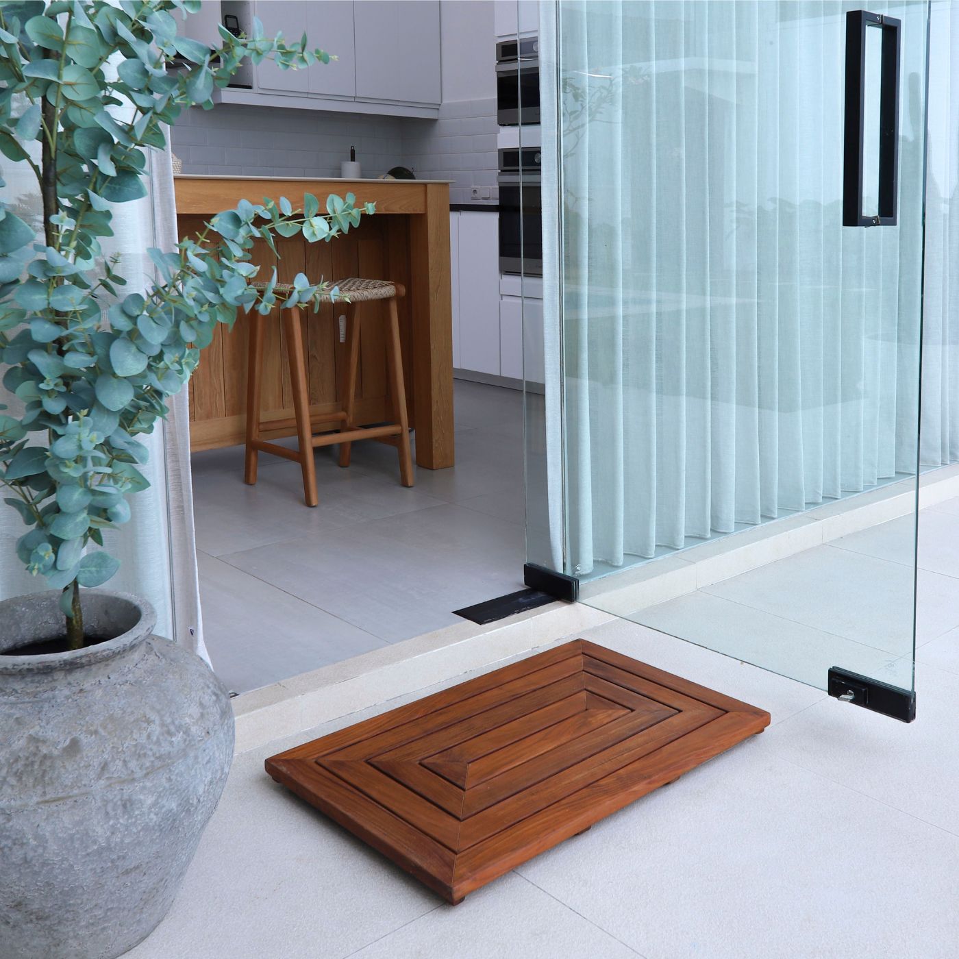 amoraspot Aromi Oiled Teak Shower and Bath Mat 31.4″ x 19.6″