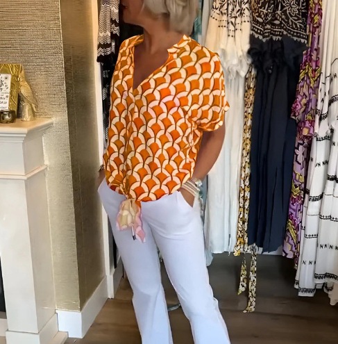 Elegant Printed V-Neck Short Sleeve Top