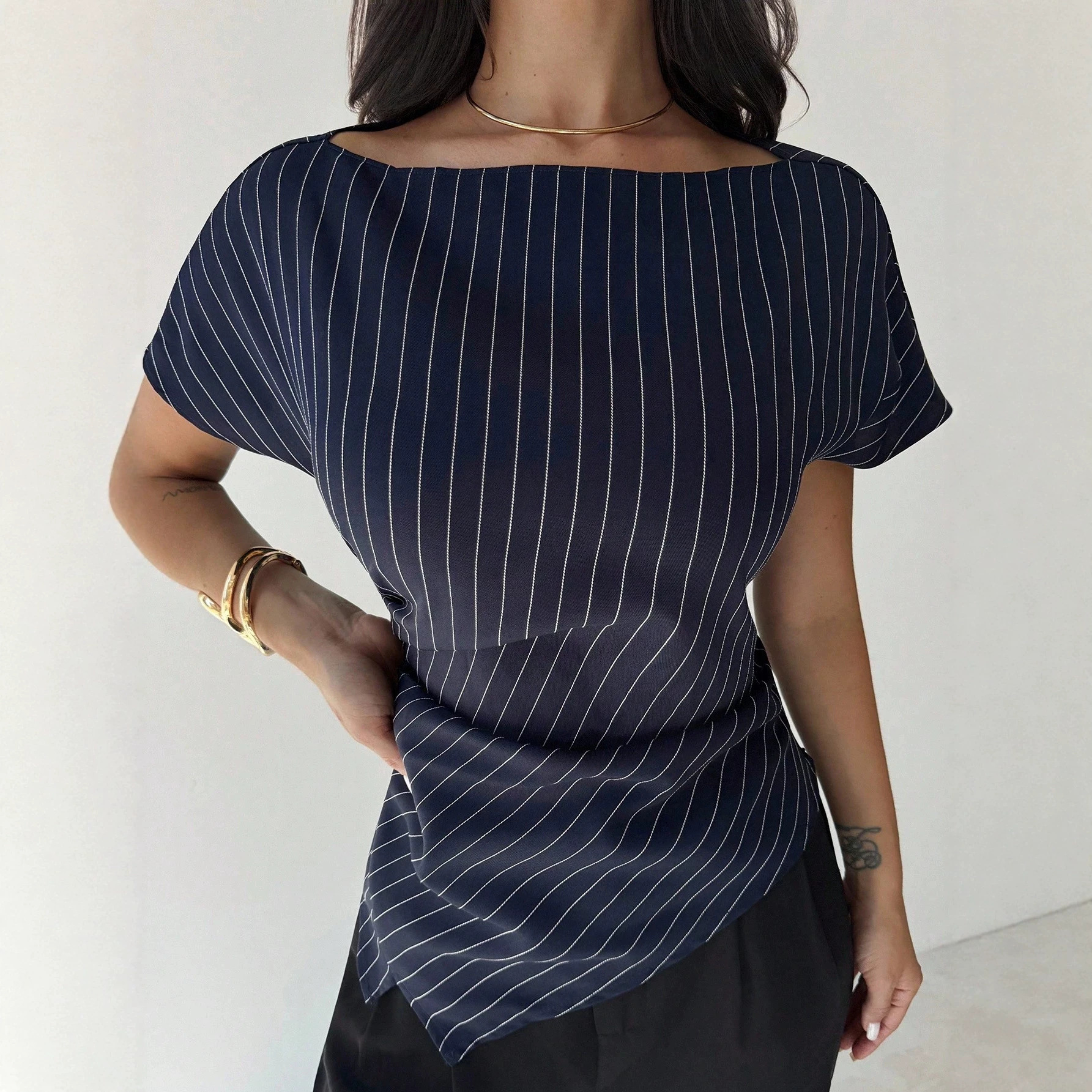 Short-Sleeve Round-Neck T-Shirt, Elegant Versatile Top