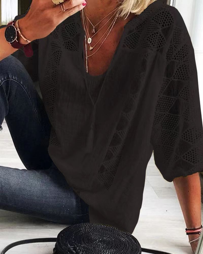 Women's Lace Hollow-Out Spliced U-Neck 3/4 Sleeve T-Shirt