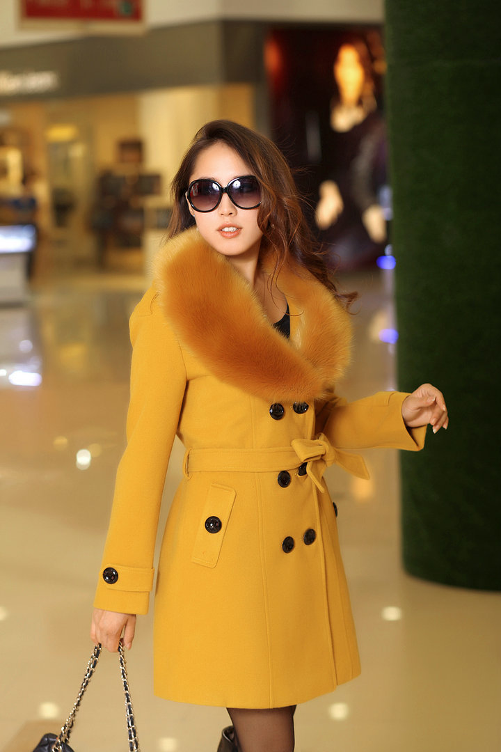 Women's Double-Breasted Wool Coat with Faux Fur Collar, Mid-Length Korean Style