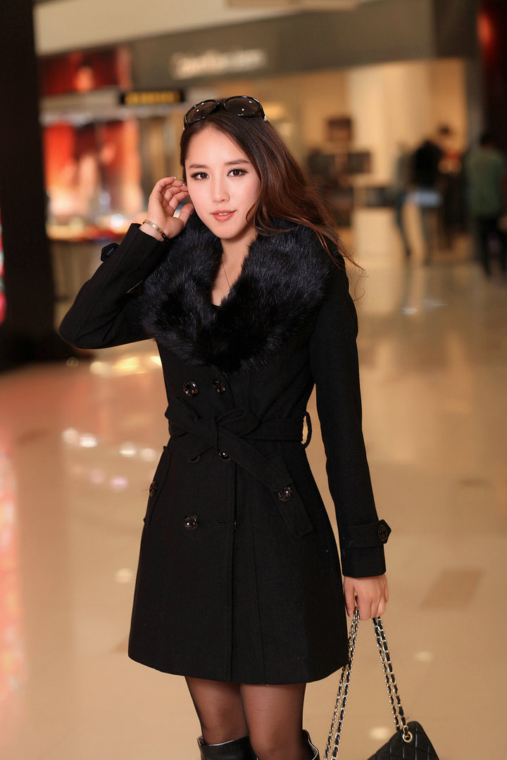 Women's Double-Breasted Wool Coat with Faux Fur Collar, Mid-Length Korean Style