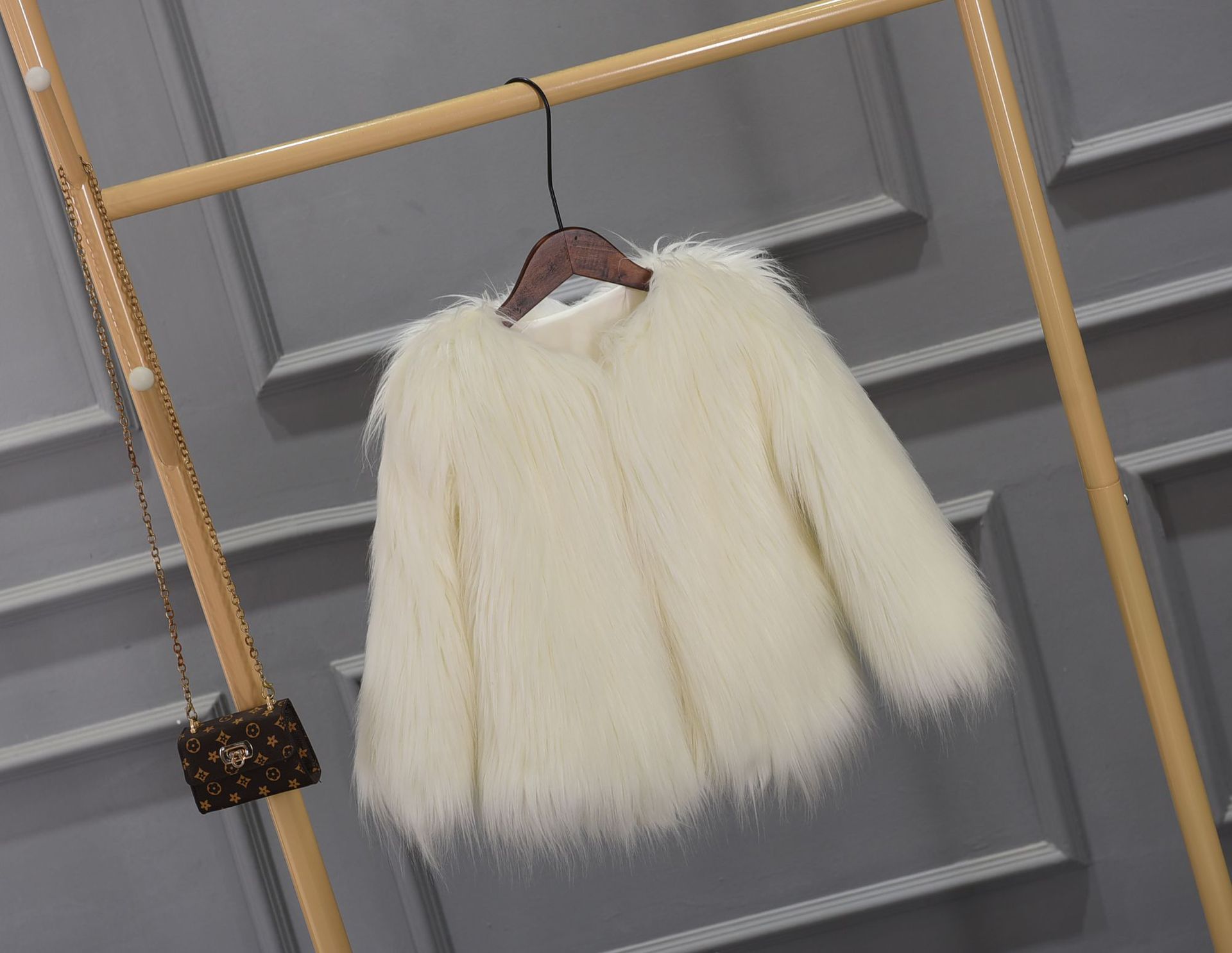 Plus Size Faux Fur Coat Short Crew Neck Nine-Tenth Sleeve